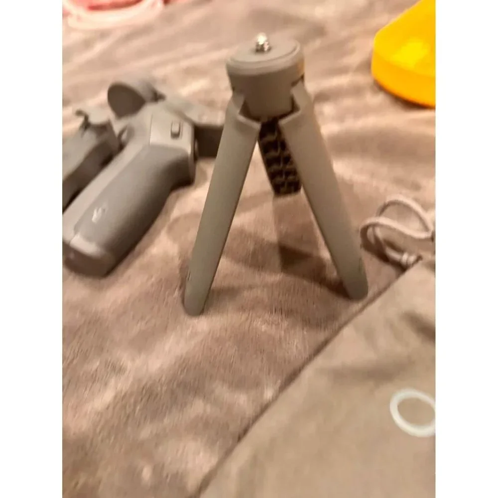 DJI OM 4 - Handheld 3-Axis Smartphone Gimbal Stabilizer with Grip, Tripod,Gimbal